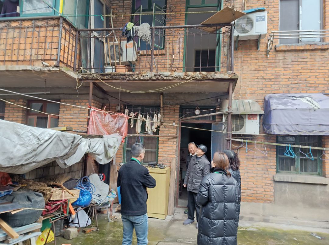 【镇办社区】朝阳、幸福等3个社区组织观看“*会两**”开幕式现场直播