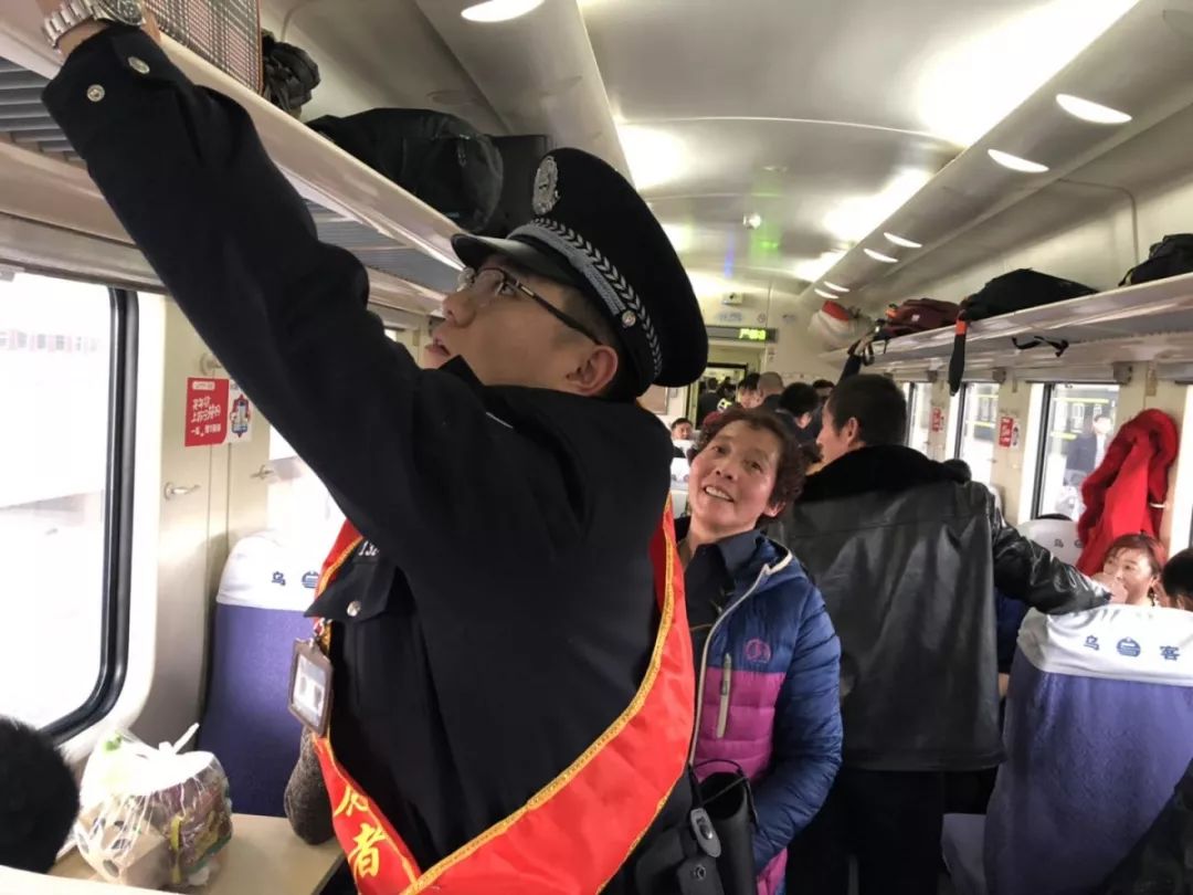 护航*会两**|乌鲁木齐乘警支队：“前路漫漫，我们从未停下脚步！”