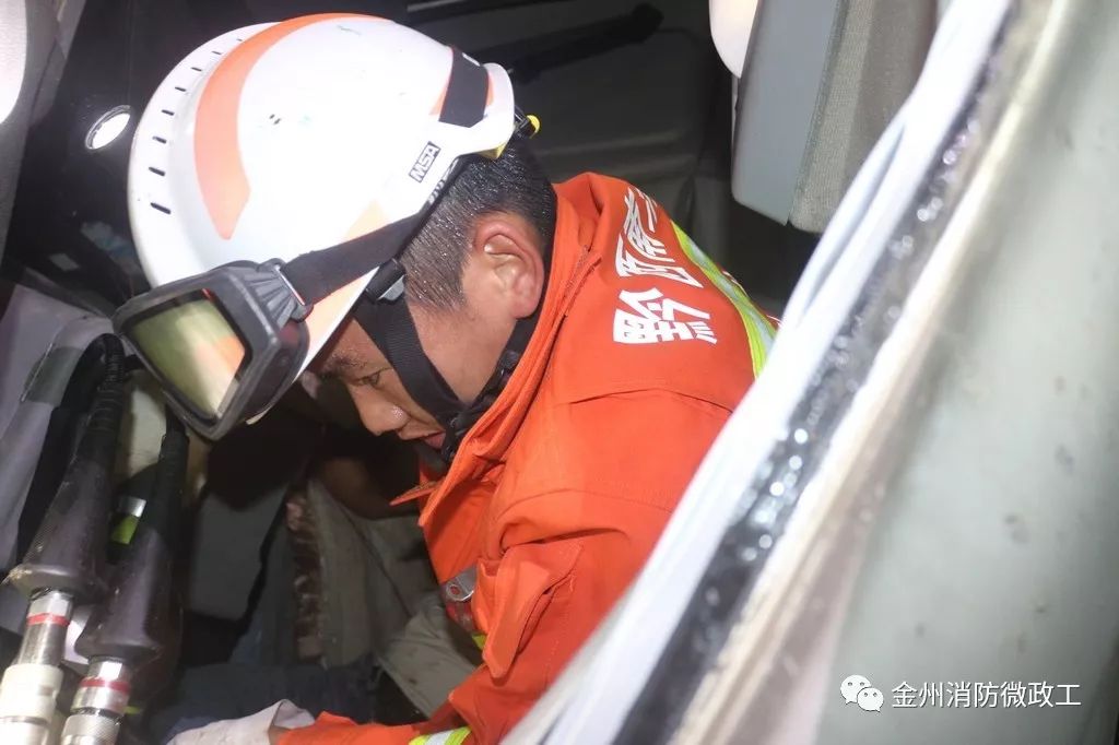 消防员们的青春奋斗故事,消防员陈建军感人事迹