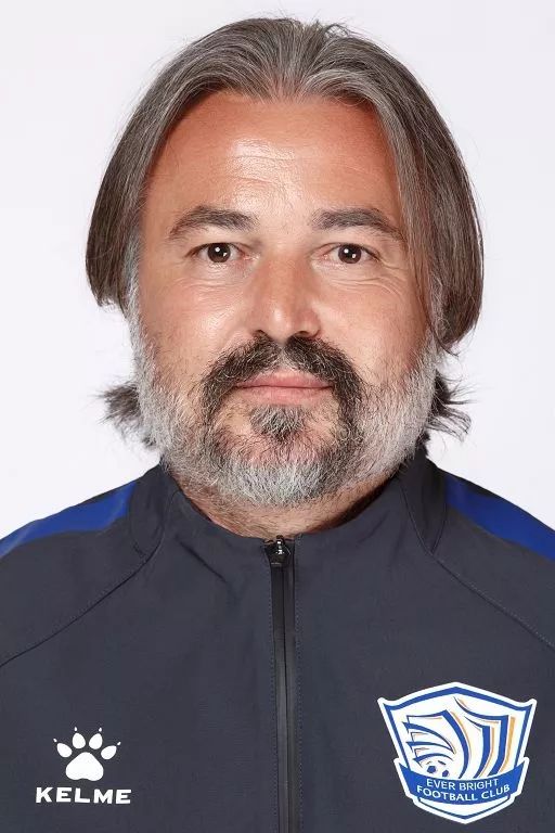 永昌球迷打篮球视频,永昌球迷迎接鲁能球迷