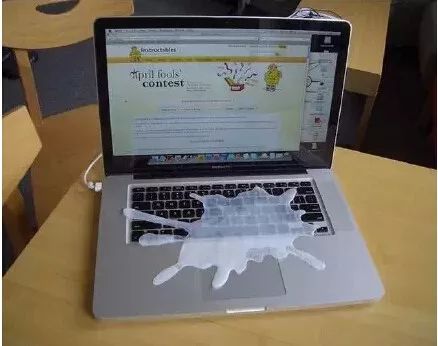 ▶昨天老妈教弟弟做作业，我弟不动脑筋思考，每道题都问...