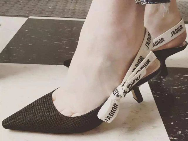 一条精选|干裂的脚后跟，有救了！