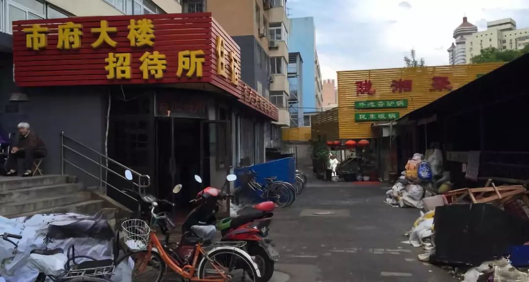 五一来北京吃卤煮,北京脏摊烤串