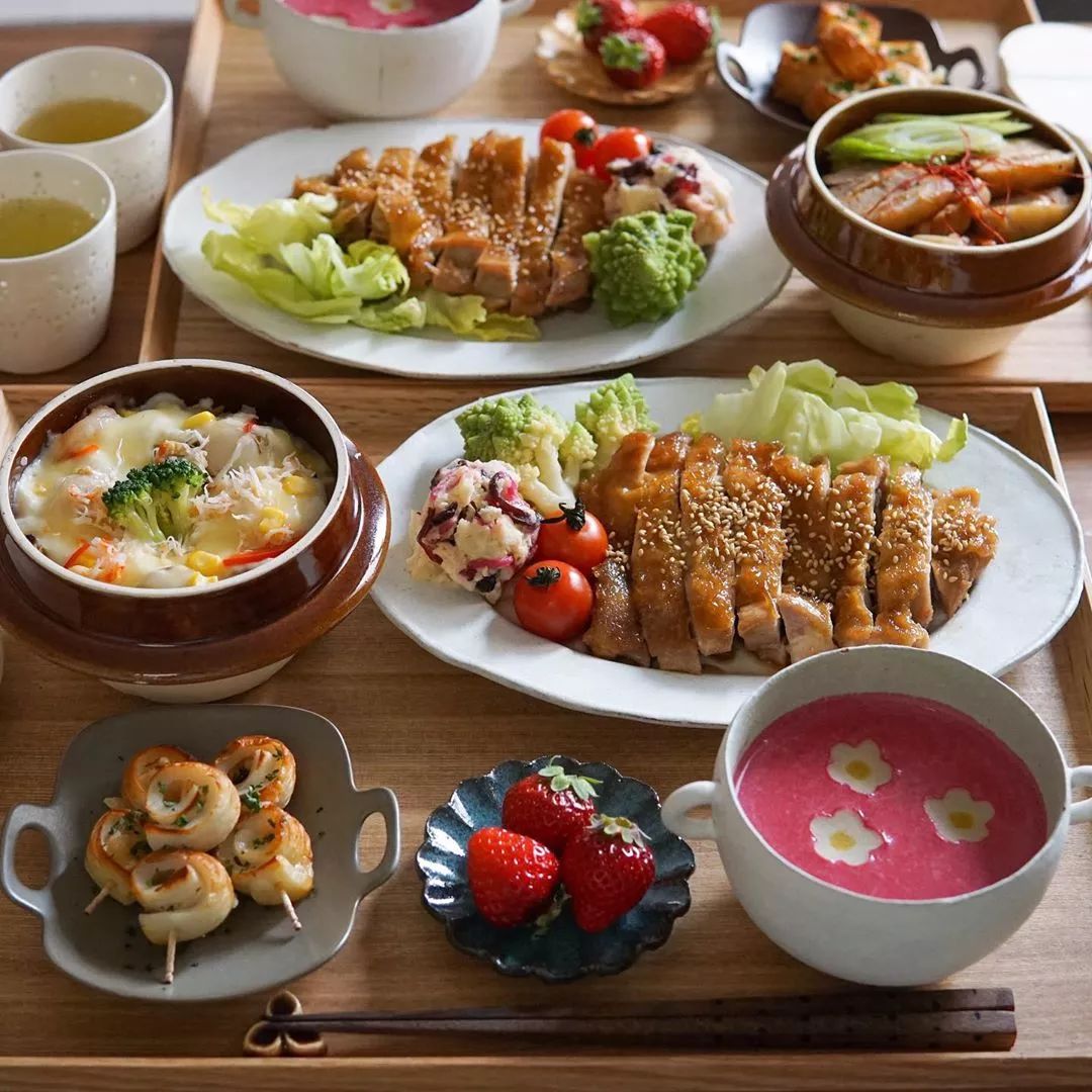 被11万网友狂求菜谱，这家人的一日三餐，为什么这么有魔力？