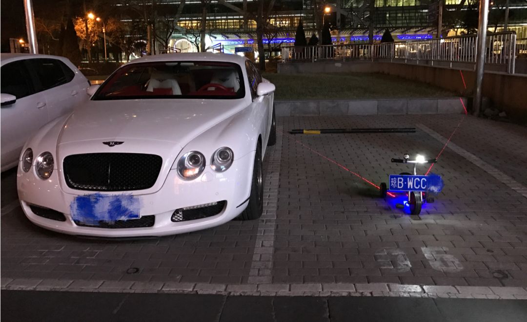 这大概是全世界最无聊的人了