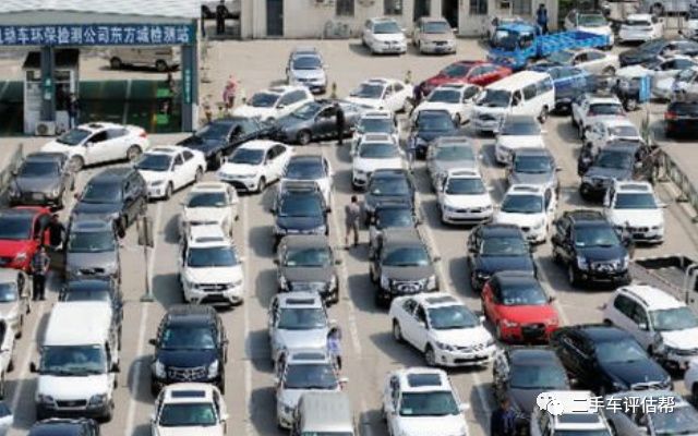 买车在4s店上牌还是自己去上牌好,车辆4s店上牌和自己上牌区别