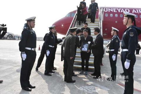 烈士魂归故里山东飞行员,飞行员粘金鑫魂归故里