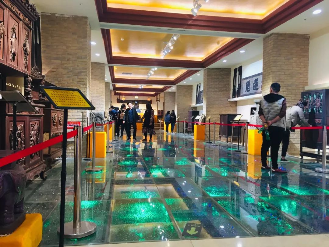 带孩子云游国内外10大顶级博物馆,青岩古镇金丝楠木博物馆