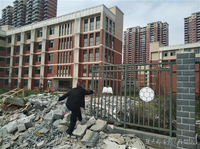 校园建设未完工家长担心不安全,学校加建教学楼三年不验收