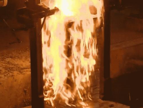 老君！别烧了，俺老孙的铁棒要生出磁性来了！