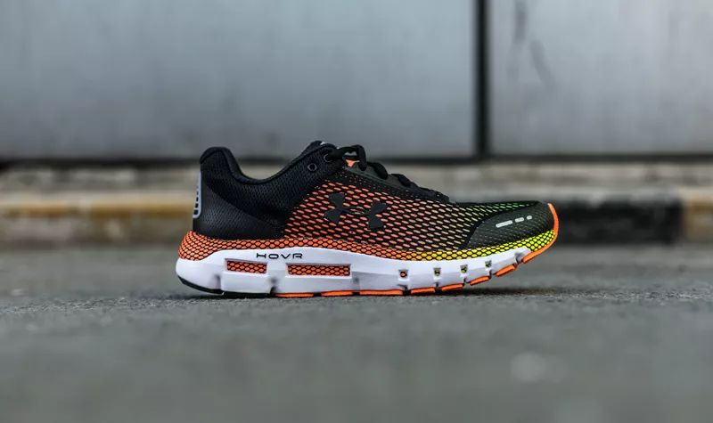 想买双叱咤健身房和街头的跑鞋？本次开箱一定要看！