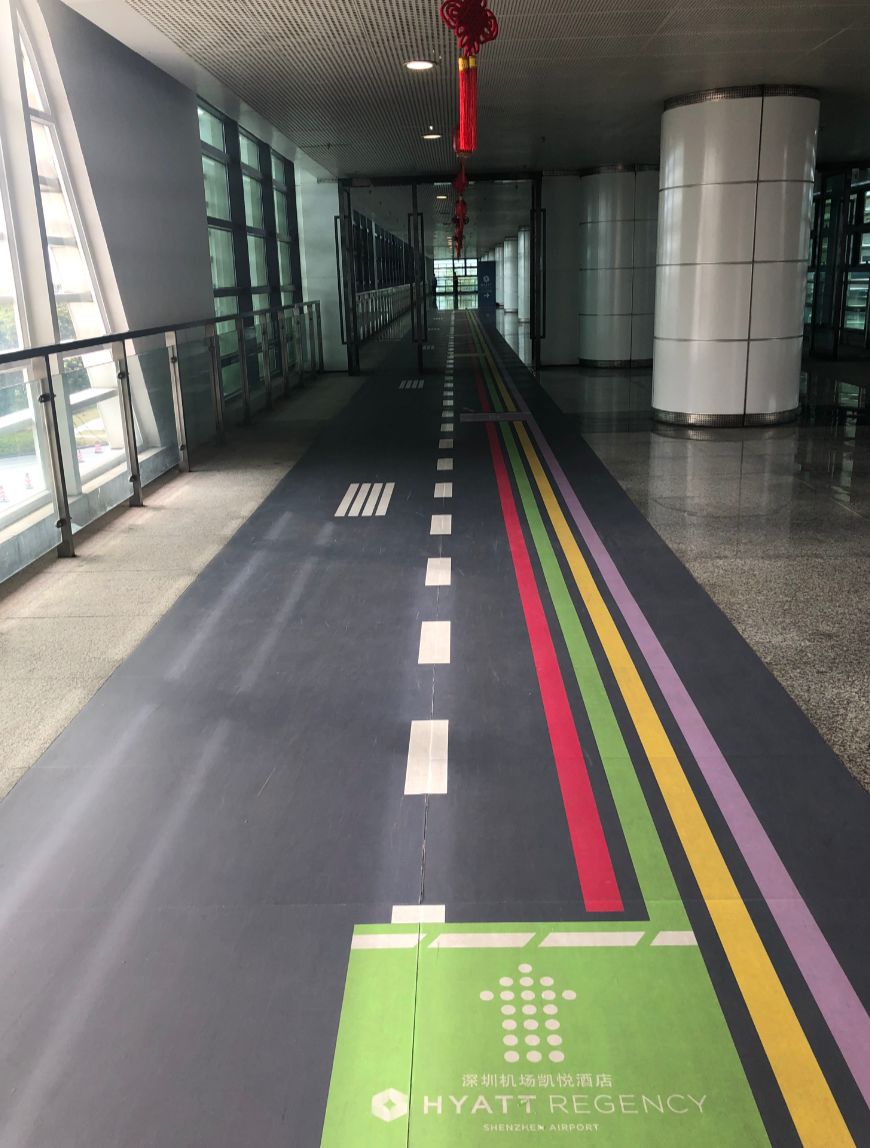 洗澡喝酒躺着看飞机!深圳机场这家奢华酒店“转机星人”务必了解一下!