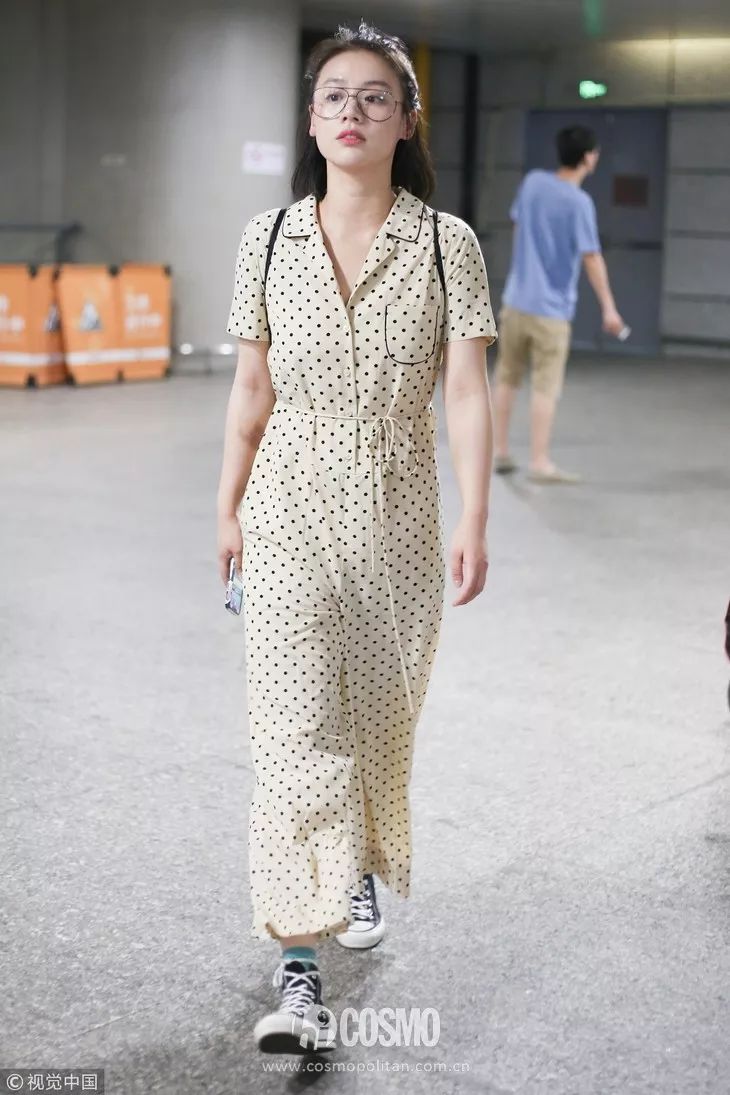 时髦办|穿上昊然弟弟的方领白衬衫，我有初恋的感觉