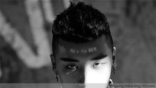 扫墓别拍肩膀,清明扫墓可以拍墓吗