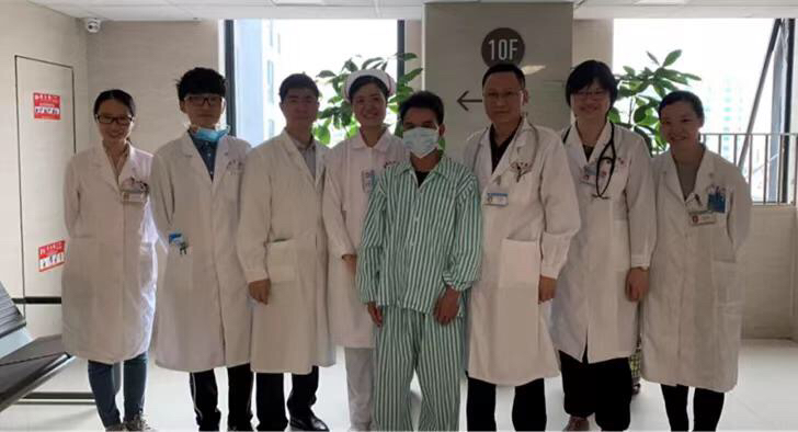 肺部洗出17升牛奶,毛骨悚然男子肺部竟洗出17升牛奶