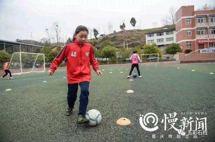 石柱三河小学女足队夺冠,三河女足夺冠视频