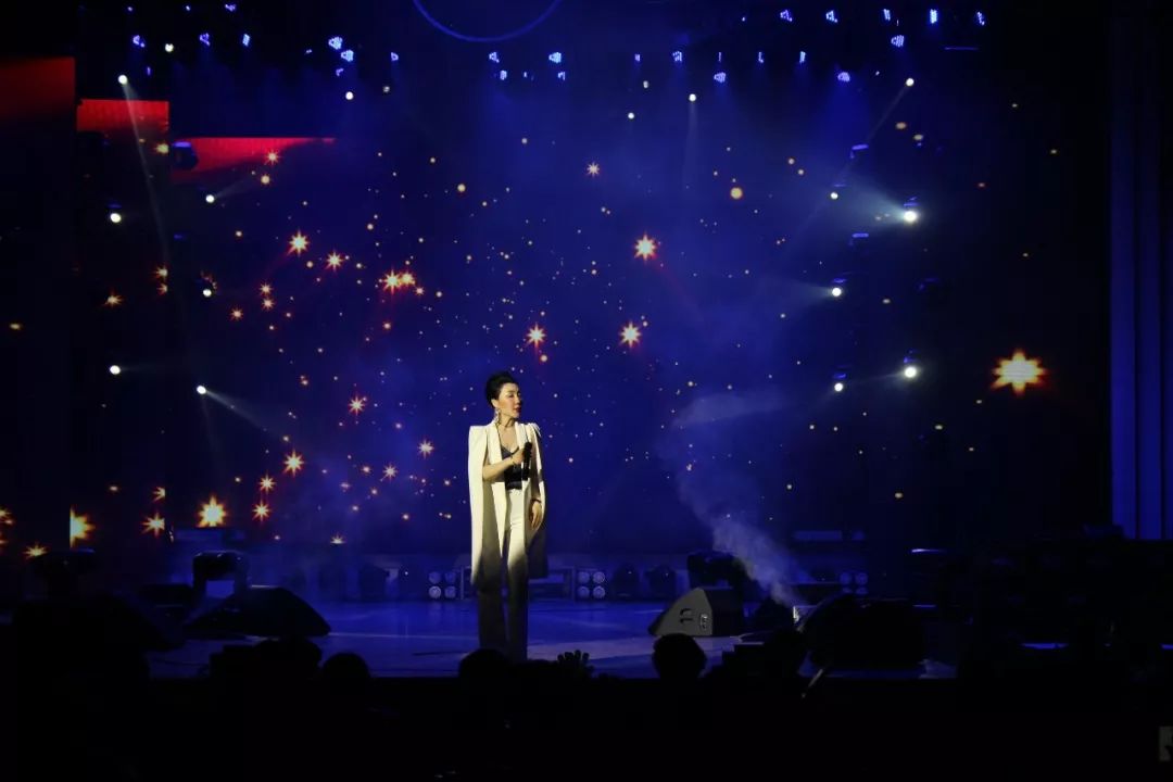 西安34届蓝装家博会现场采访,2019年3月西安蓝装家博会活动