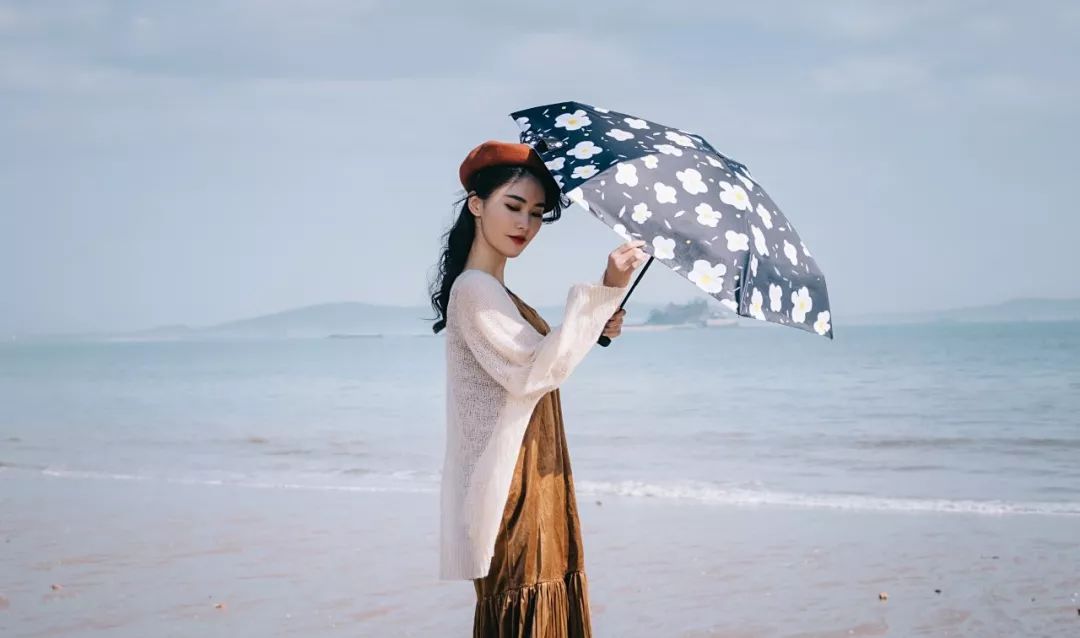 可以装进口袋的防晒伞，比强效防晒霜还管用