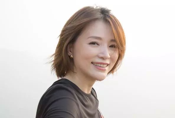 45岁董卿近期状况,46岁董卿现状如何