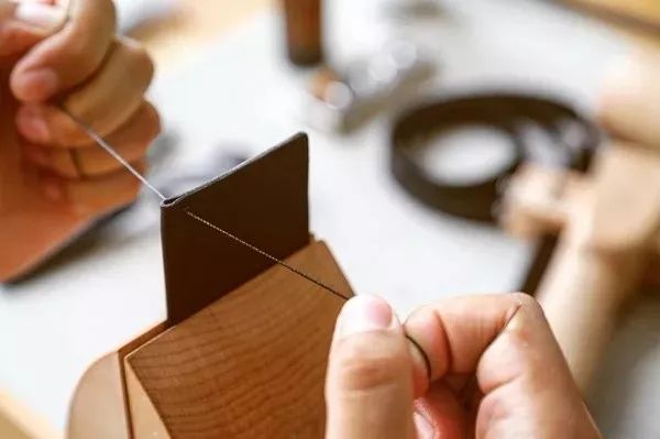 拨黑头工具草莓鼻,去黑头神器真的能吸出黑头