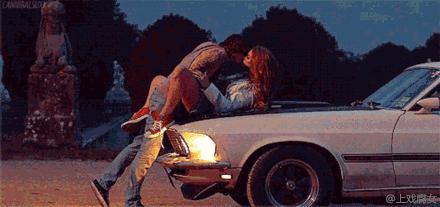 车一颠簸减震吱吱响,车一震动就滴滴响声