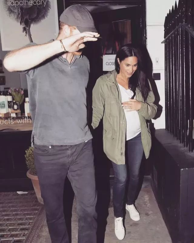 凯特王妃同款帆布鞋,梅根王妃穿什么鞋好看