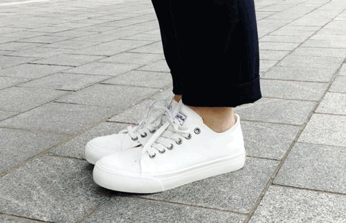 凯特王妃同款帆布鞋,梅根王妃穿什么鞋好看