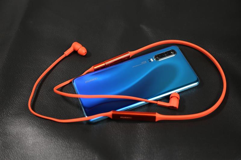 华为耳机freelace和活力版对比图,华为蓝牙耳机freelacepro3测评