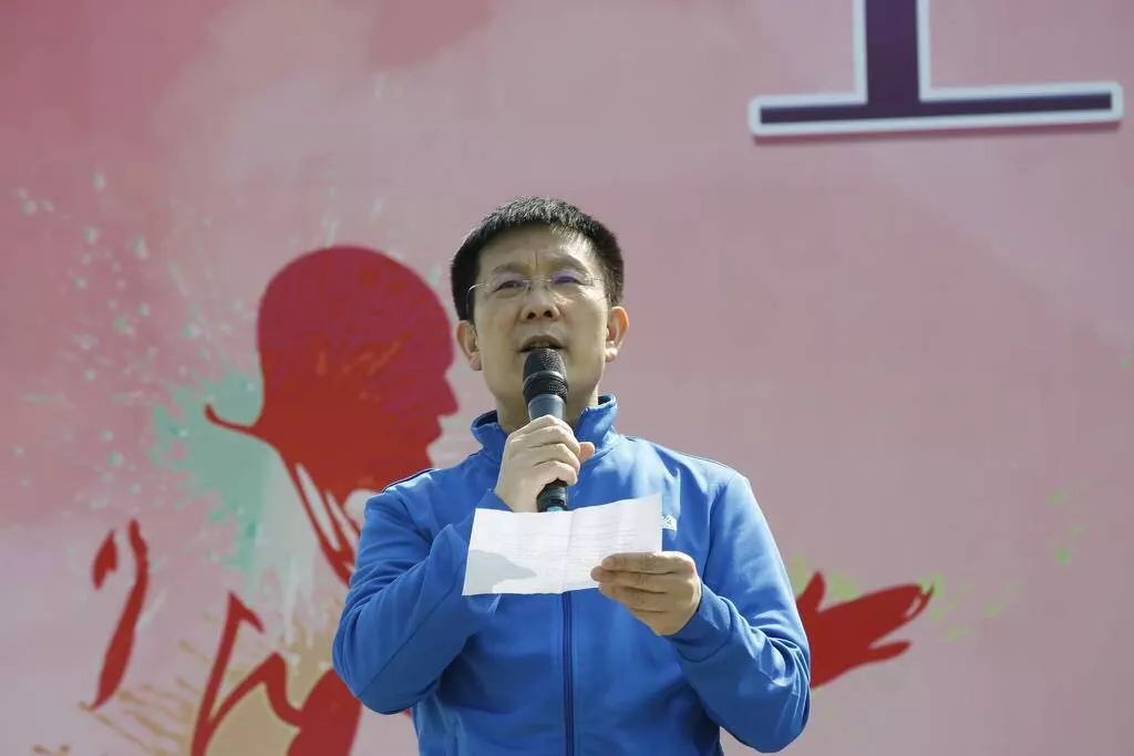 鸣锣开赛,鸣锣开市时刻中国公募