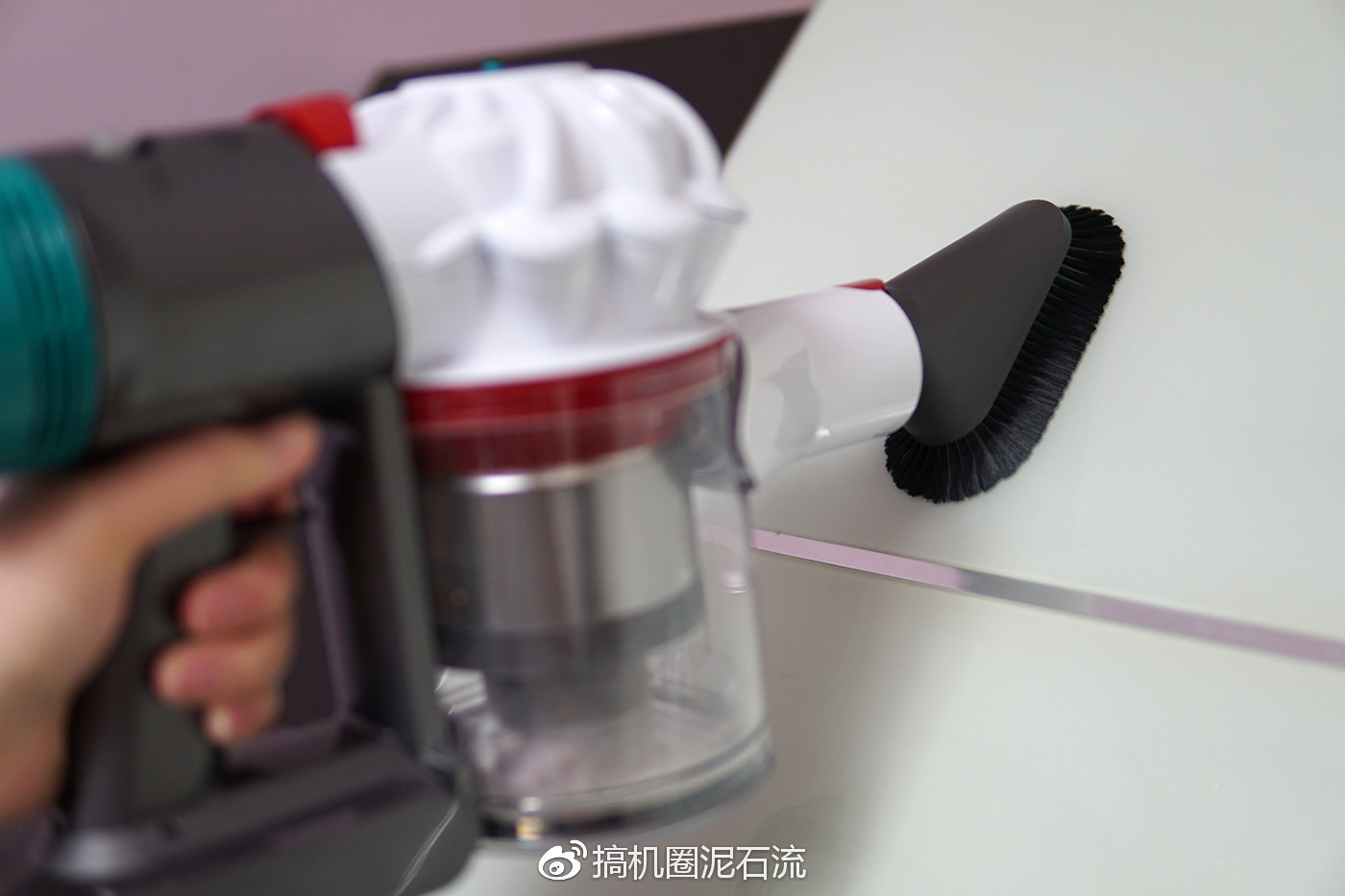 戴森除螨仪手持吸尘器评测,戴森吸螨仪v7清洗视频