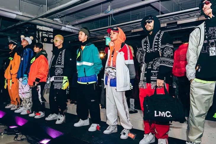 寻觅一些韩国服饰品牌换换口味？那我们不如从球鞋入手吧~