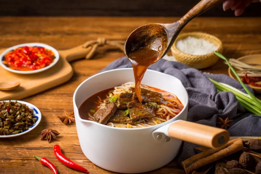 美好的米粉像少女的胸，但我们只能吃到硅胶？