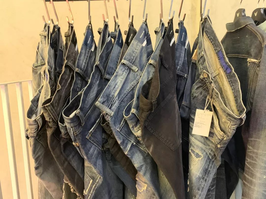 泰国最大球鞋店,泰国曼谷球鞋实体店