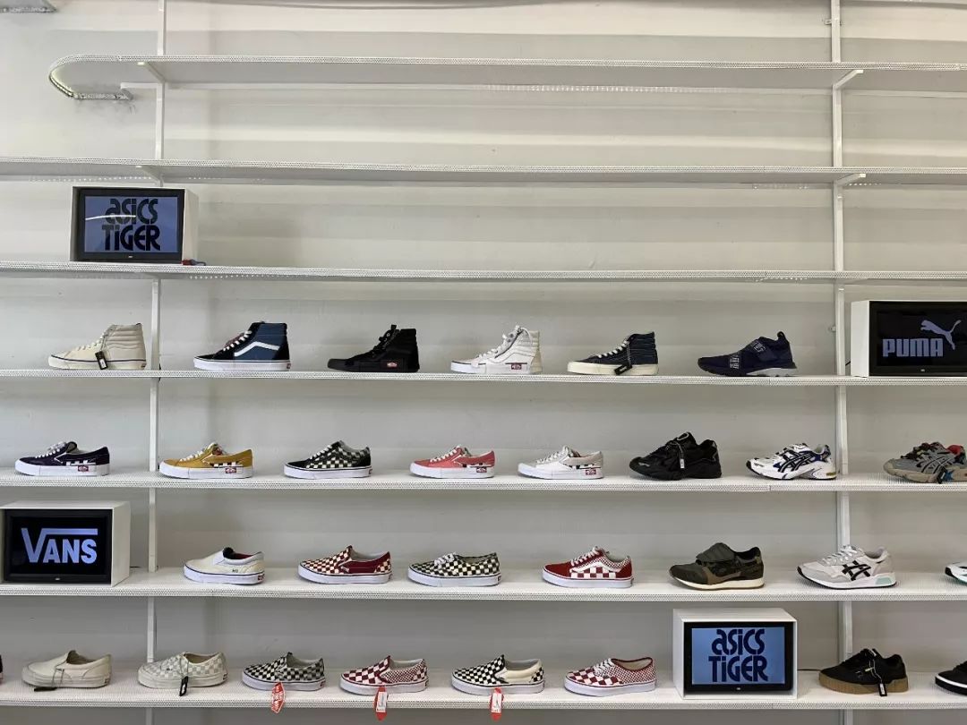 曼谷球鞋图片大全,泰国曼谷球鞋实体店