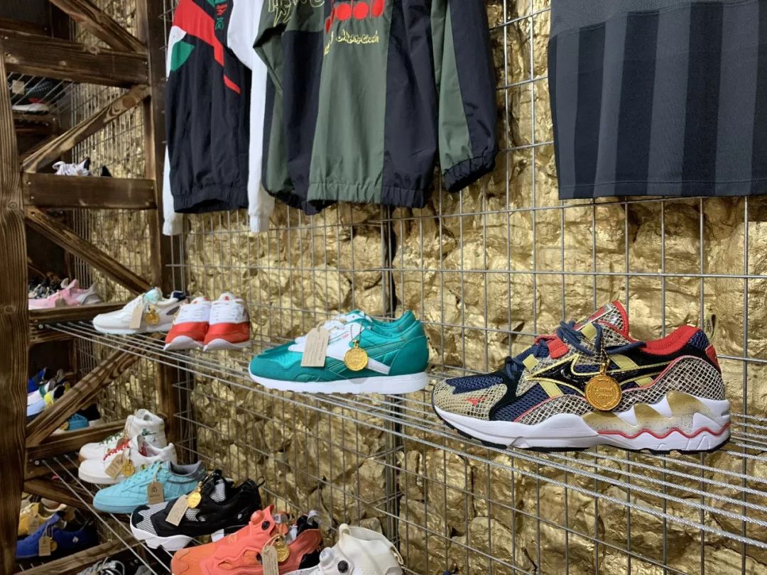 曼谷球鞋图片大全,泰国曼谷球鞋实体店