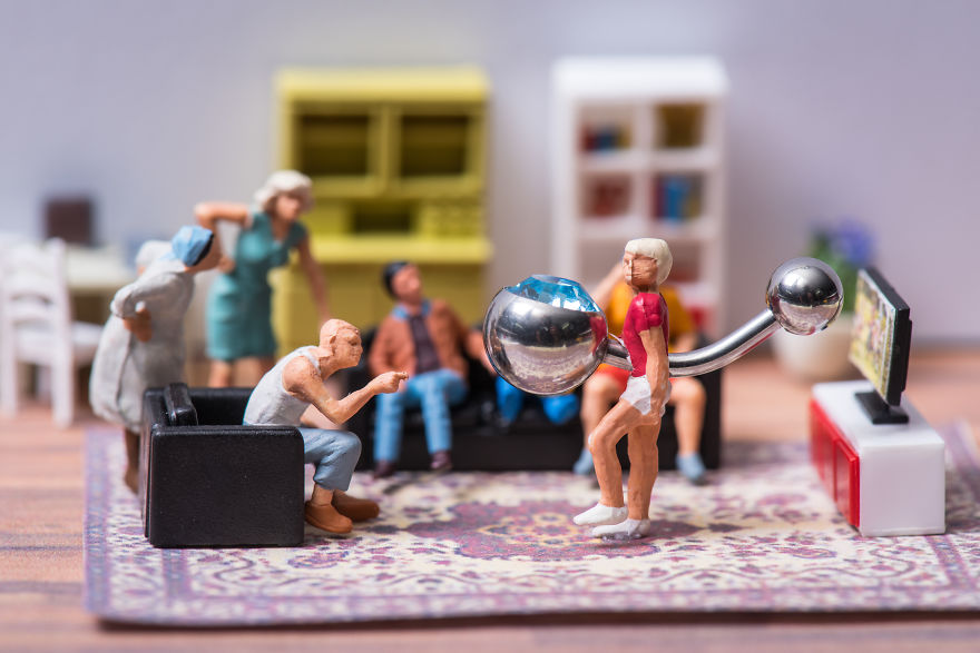 变着法子拍“罐头小人”:小小世界真奇妙