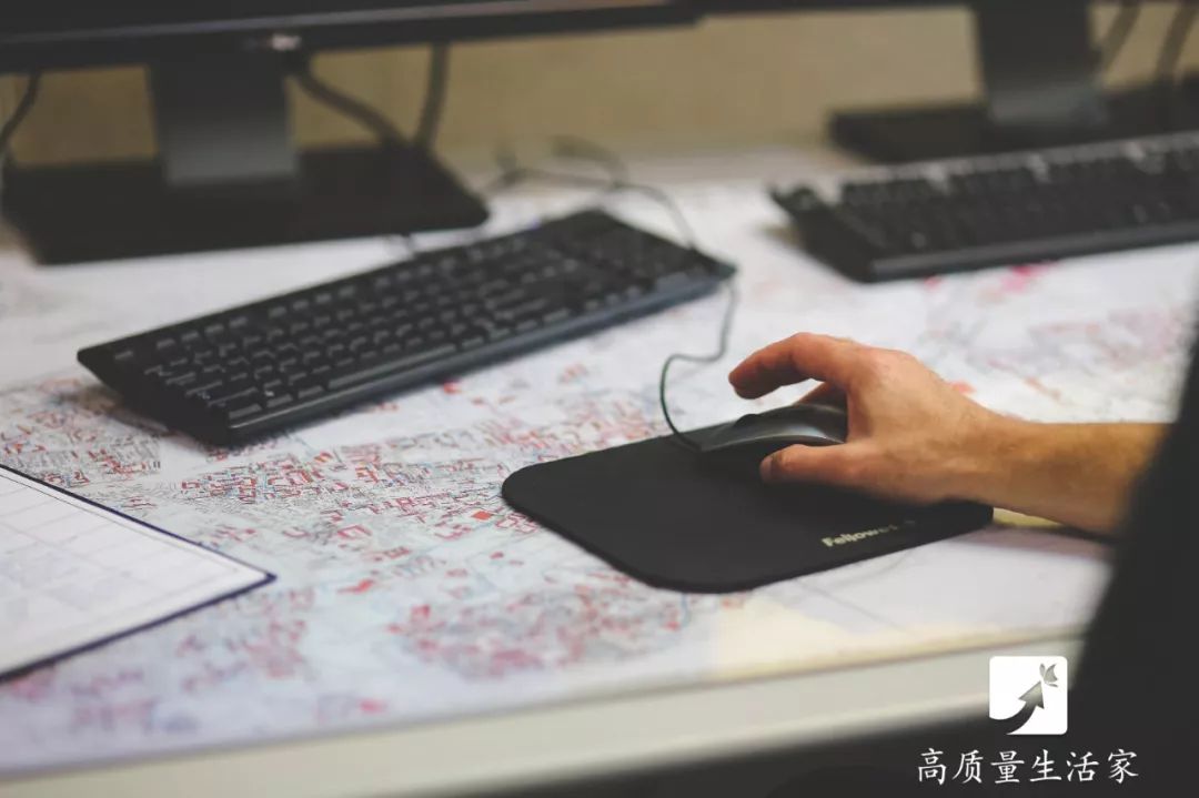 颈肩腰腿膝盖疼的有效秘方,脖子痛腰痛膝盖痛一个动作止痛