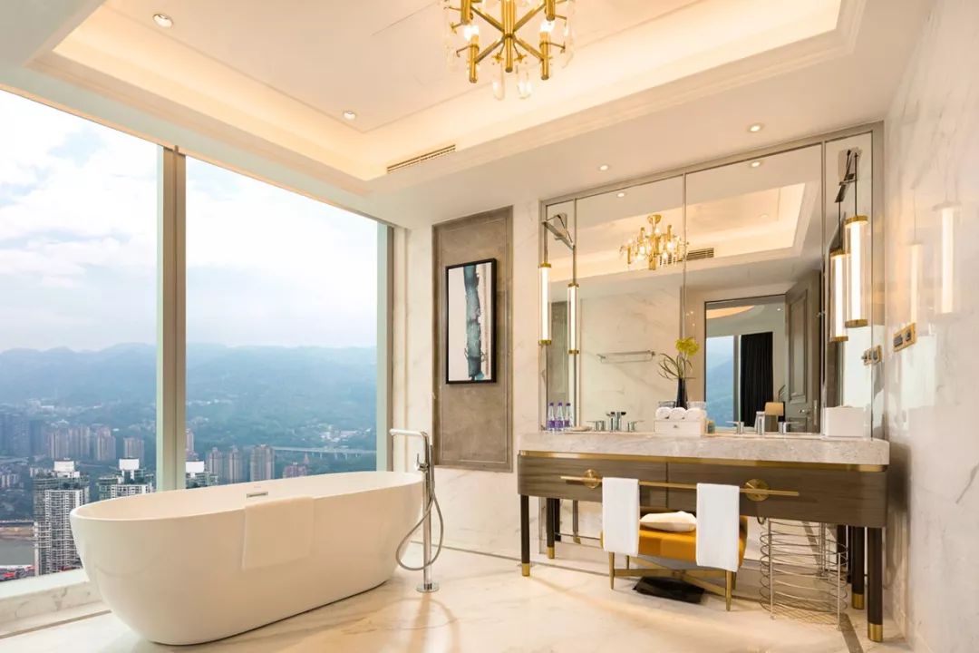 在重庆之巅，住云端奢居吃米其林大餐，刷新山城奢华新高度！