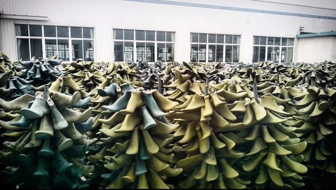 小蓝羊男童凉鞋,软牛皮软底时尚百搭平底凉鞋来了