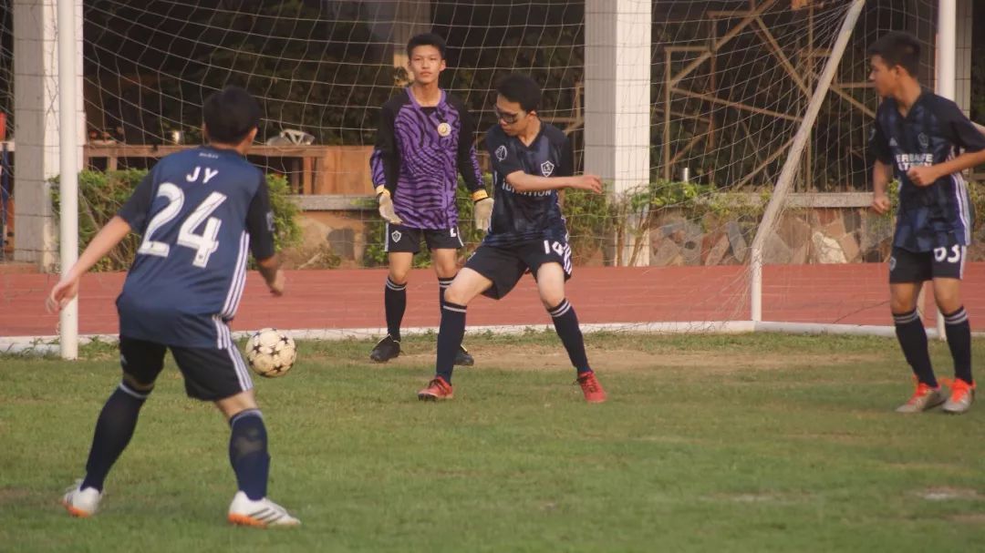 【活力邓中】夕阳西下，绿茵球场赛青春——记高一（6）班足球赛