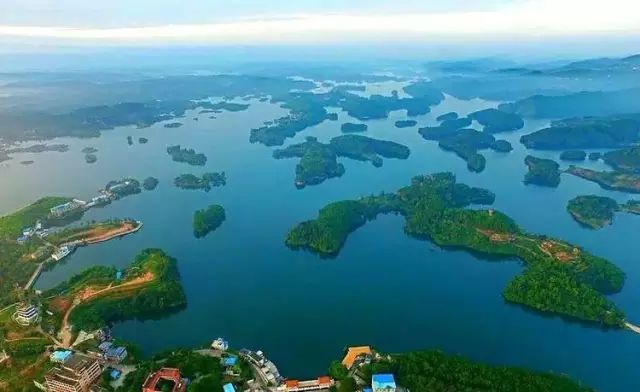 不必远行自有风景,不必远行在家度假