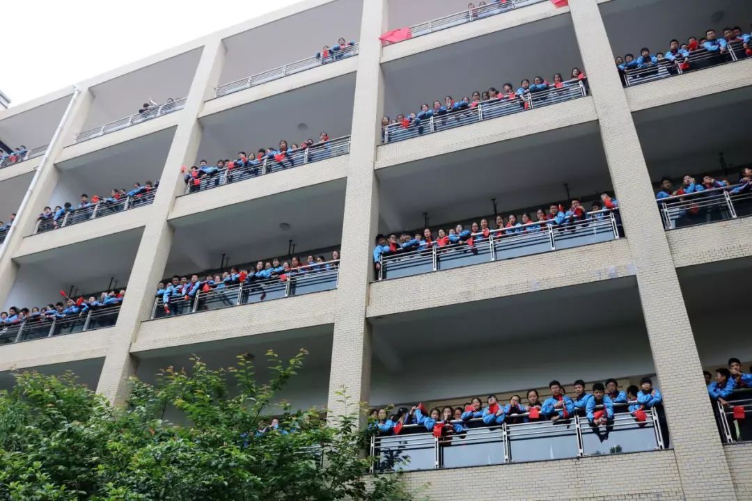 快乐体验快乐成长,快乐体验成长绘画二年级