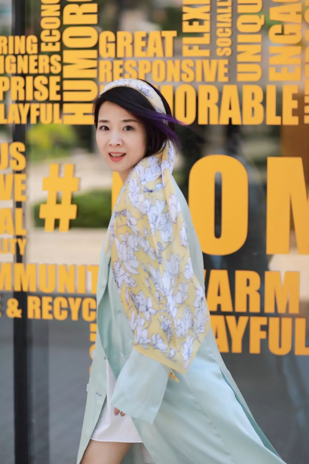 丝巾的各种造型女,一条丝巾美出万千风情