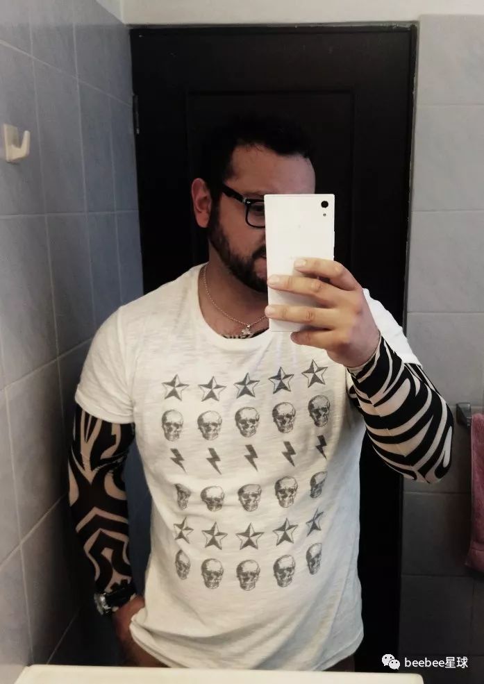 阿里速卖通上的纹身袖套在国外炸了,傻老外的买家秀简直令人入魔