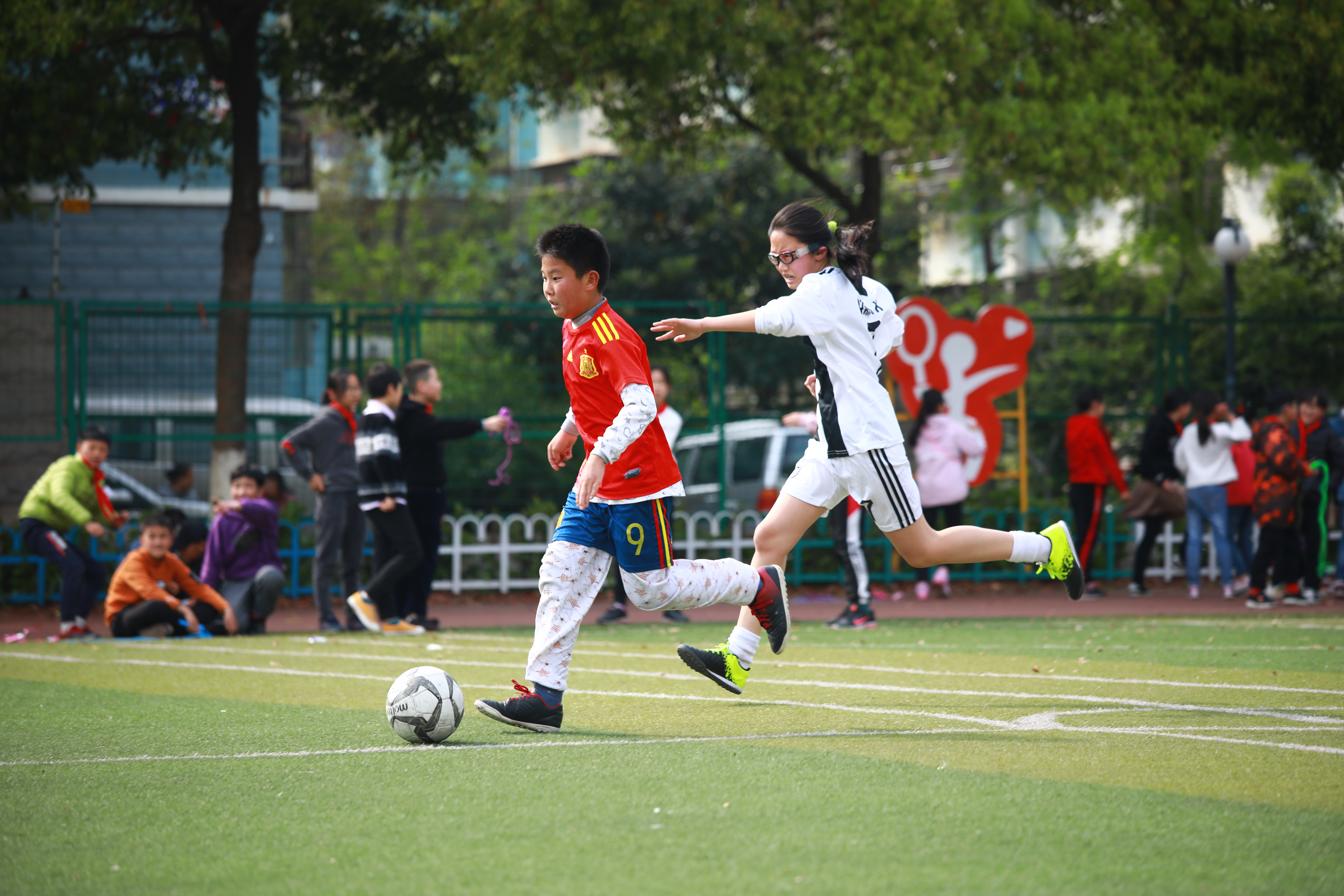 一位教语文的体育老师,一位语文老师的教学