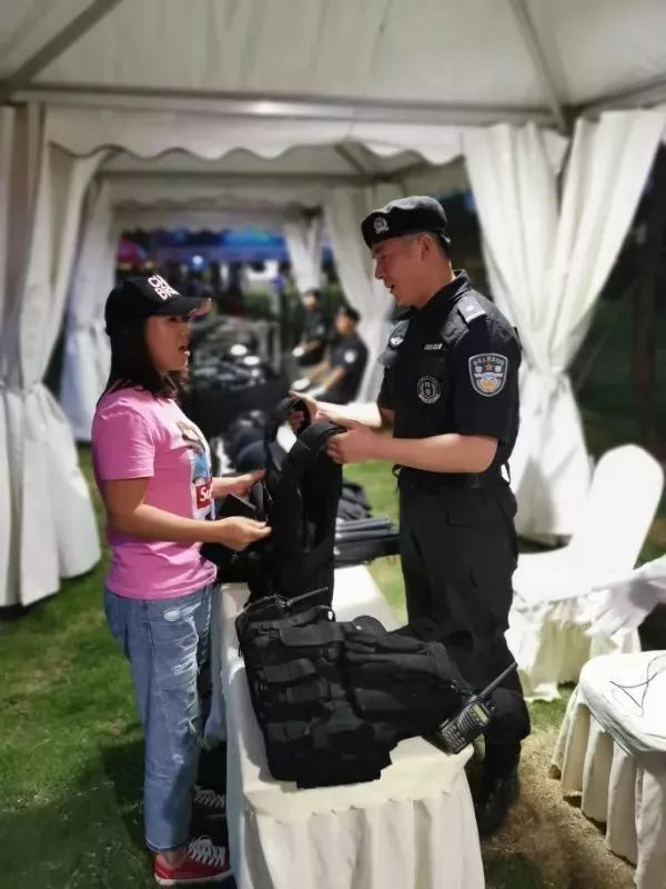 成都特警夜巡,成都特警最新消息