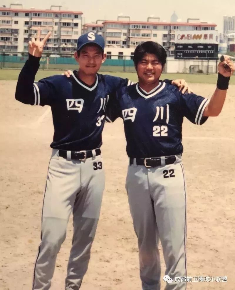 成都市公安局特警支队,成都特警深夜检查