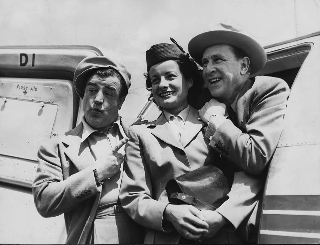 中国空姐为什么都要年轻漂亮,中国空姐为什么好看