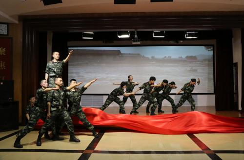 护士节表彰大会致敬老前辈,护士节表彰满三十年护士