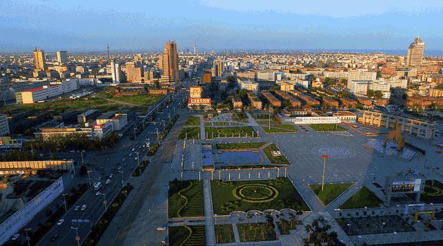 秦皇岛马拉松开跑完整视频,秦皇岛马拉松抢眼镜头